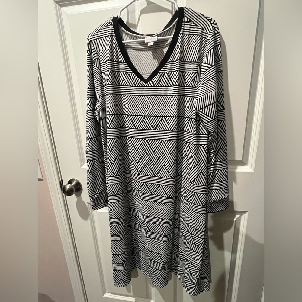 LuLaRoe Emily Dress with Pockets Size XL